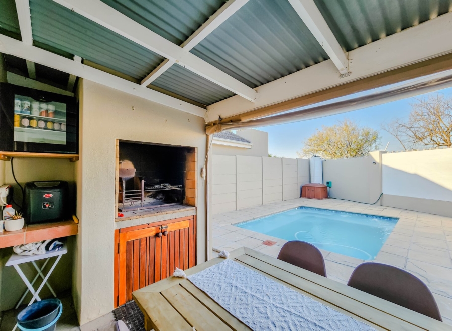 To Let 3 Bedroom Property for Rent in Sonstraal Heights Western Cape